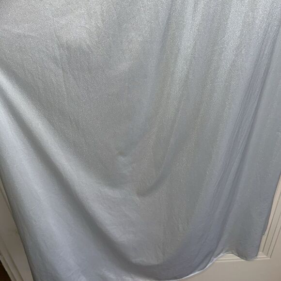 Vintage Gilead light baby blue long nylon cap sleeve nightgown with lace at neck - Picture 3 of 8